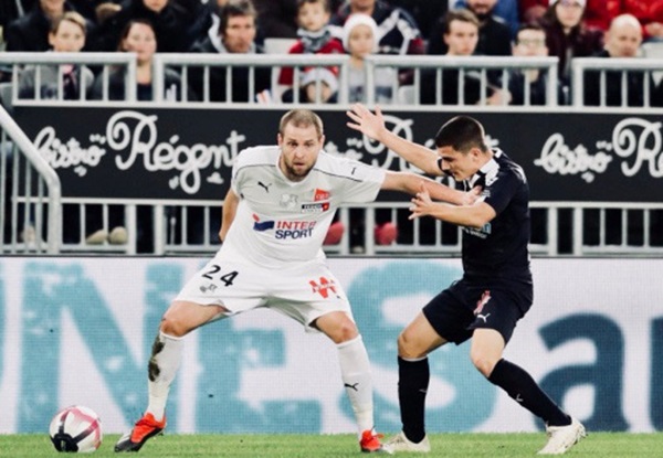 Hủy bỏ mùa giải sớm, Ban tổ chức Ligue 1 sắp hầu tòa