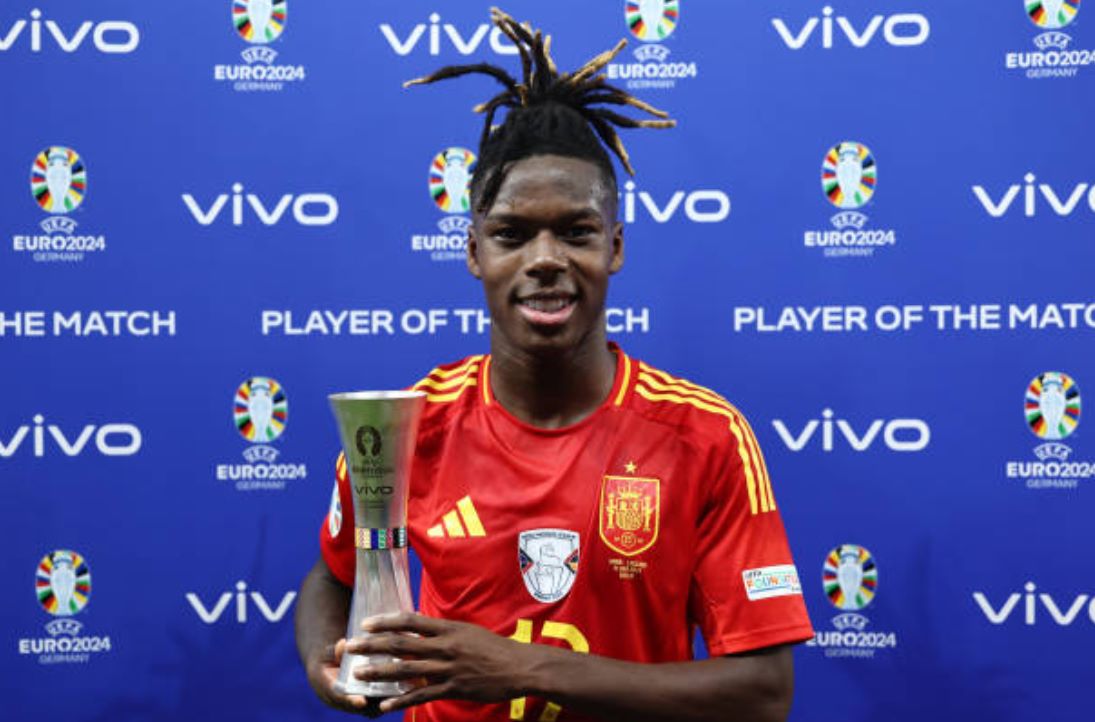 Kẹt tiền, Barca có thể bị PSG tạo ác mộng trên TTCN