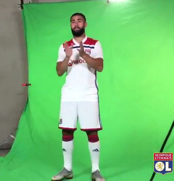 Không được qua Liverpool, Nabil Fekir buồn như “đưa đám”