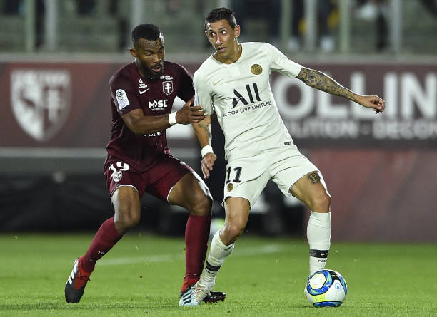 Không Neymar và Mbappe, cựu sao Stoke City đưa PSG lên đỉnh BXH