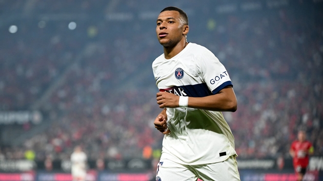 Kylian Mbappe sắp “bắt kịp” kỷ lục buồn của mình ở PSG