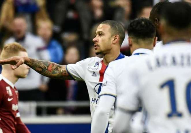 Lập cú đúp, Memphis Depay ‘nổ’ hết mình