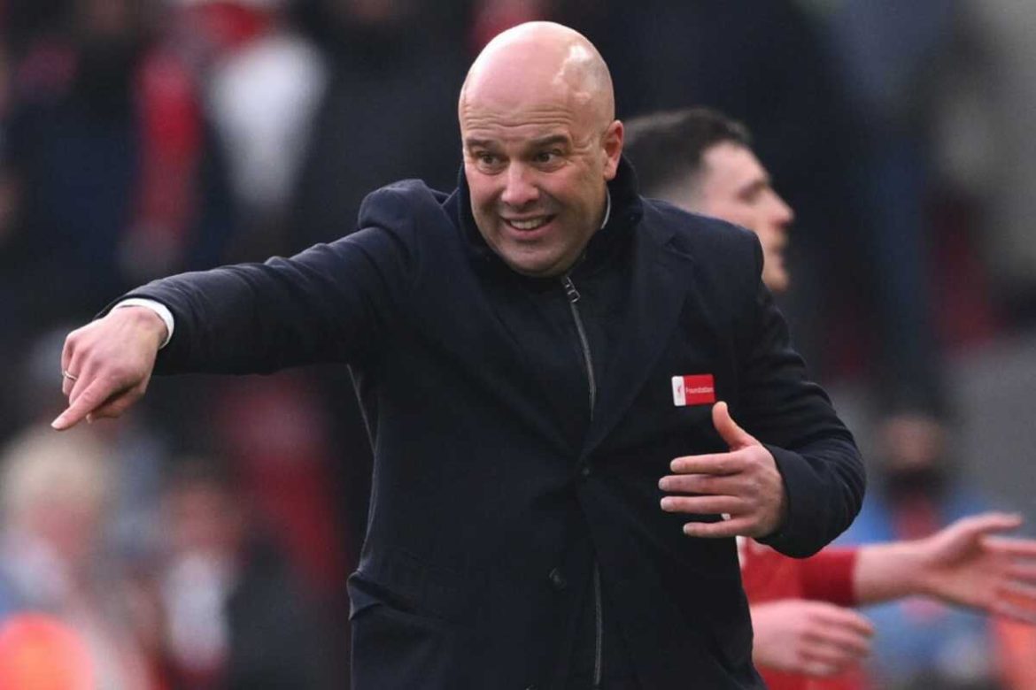 Liverpool thắng, nhưng Slot đã thua hoàn toàn trước Luis Enrique