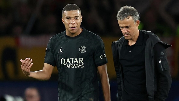Luis Enrique không hài lòng dù Mbappe ghi 3 bàn