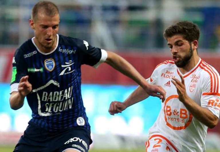 Lượt đi play-off trụ hạng Ligue 1: Lorient thua đau Troyes