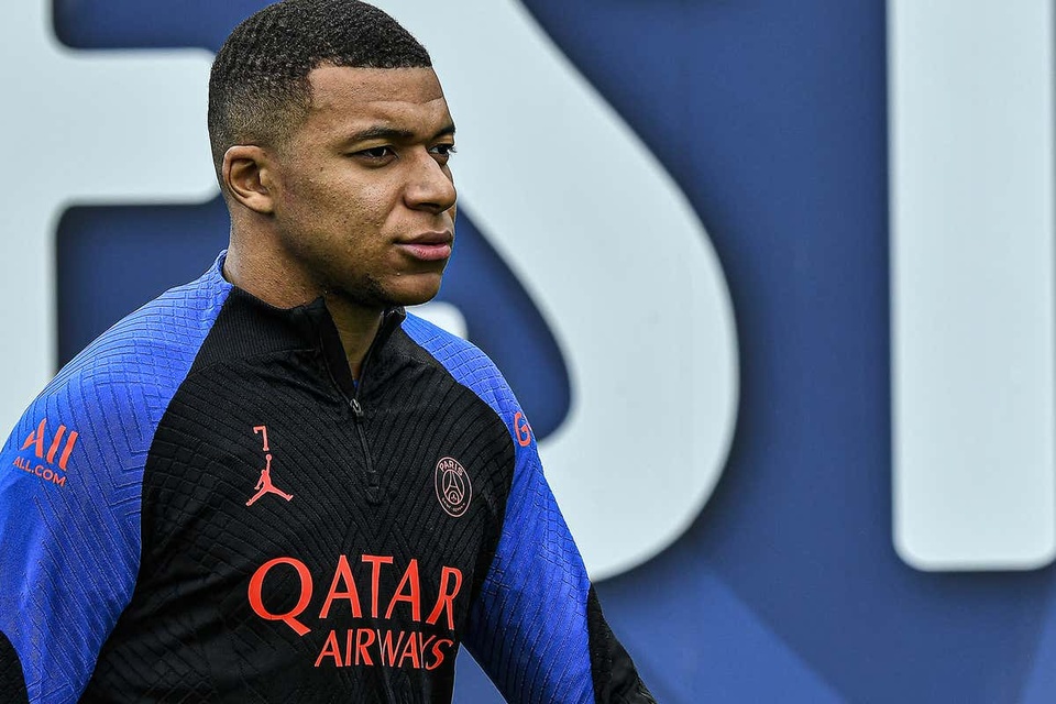 Lý do Mbappe trở lại PSG chưa đầy 72 giờ sau chung kết