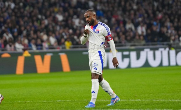 Lyon 2-3 Marseille: Greenwood mờ nhạt; Lacazette sút hỏng 11m