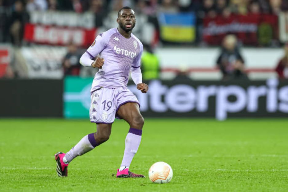 Man United đàm phán chuyên sâu với 2 tiền vệ