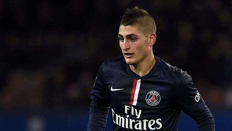 Marco Verratti nhận thẻ vàng vì pha chuyền bóng có 1 không 2