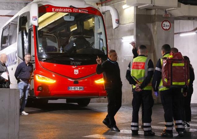 Marseille thoát án phạt sau vụ tấn công đẫm máu của cổ động viên