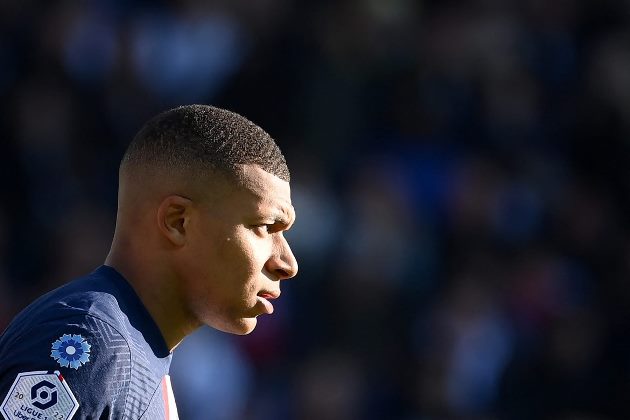 Mbappe bất mãn vì điều Messi, Neymar chưa từng gặp phải