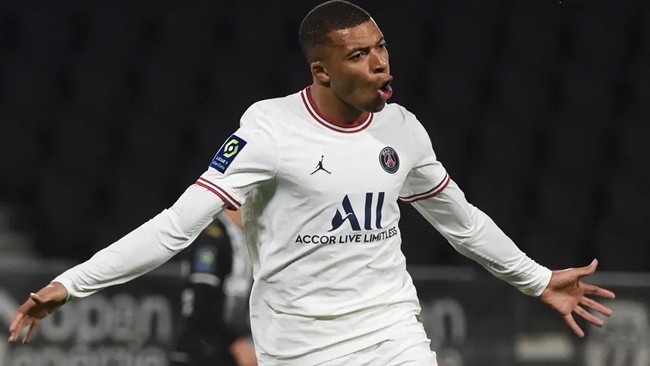 Mbappe bày tỏ cam kết với PSG