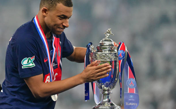 Mbappe chính thức khởi kiện PSG