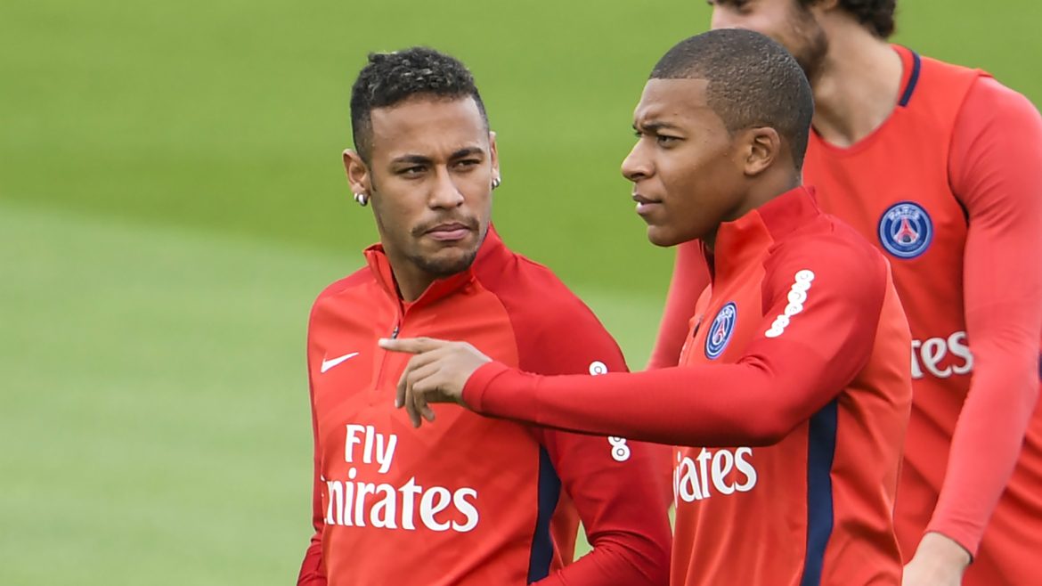 Mbappe được điền tên, sẵn sàng ra mắt PSG