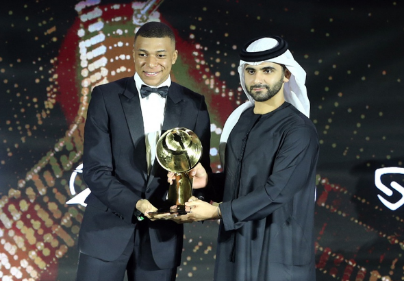 Mbappe lần đầu giành giải Dubai Global Soccer Award