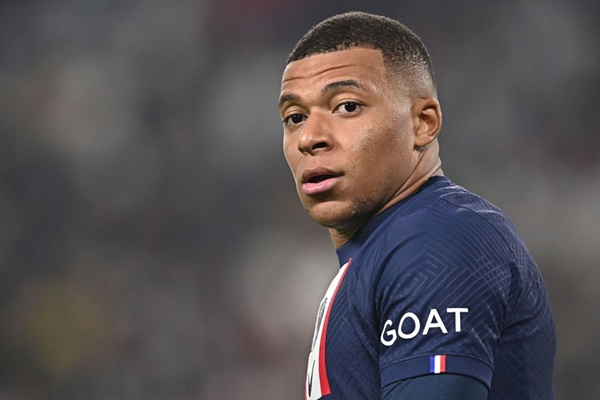 Mbappe nguy cơ bị cấm tập luyện ở PSG