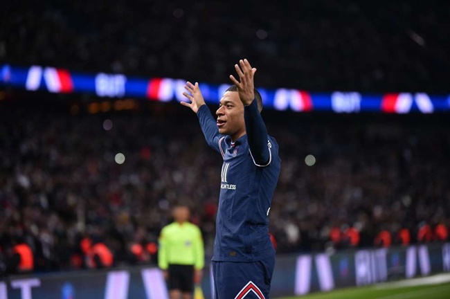 Mbappe nói gì khi sánh ngang Ibra?