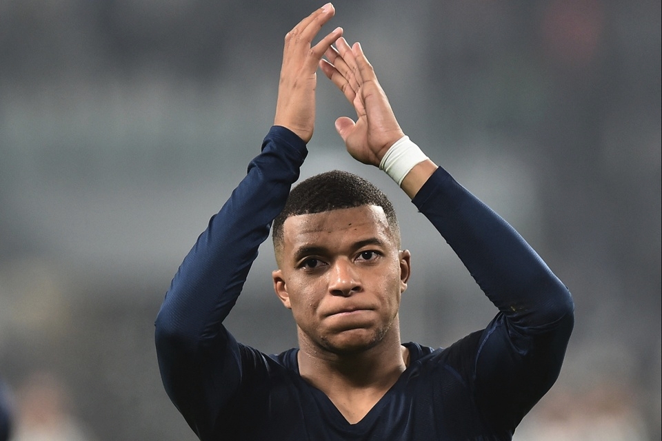 Mbappe quen biết sao Arsenal từ nhỏ
