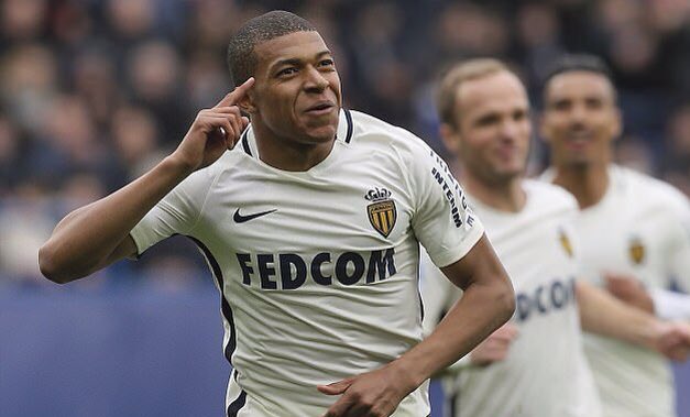 “Mbappe sẽ là Pele mới”