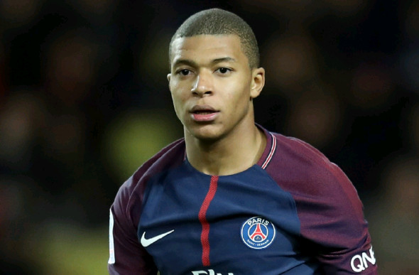 Mbappe tưởng mình đang chơi bóng cho Monaco?