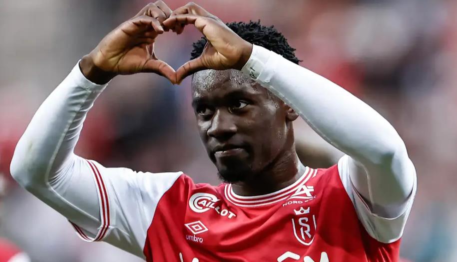 Messi hay Mbappe? Balogun nêu tên thần tượng