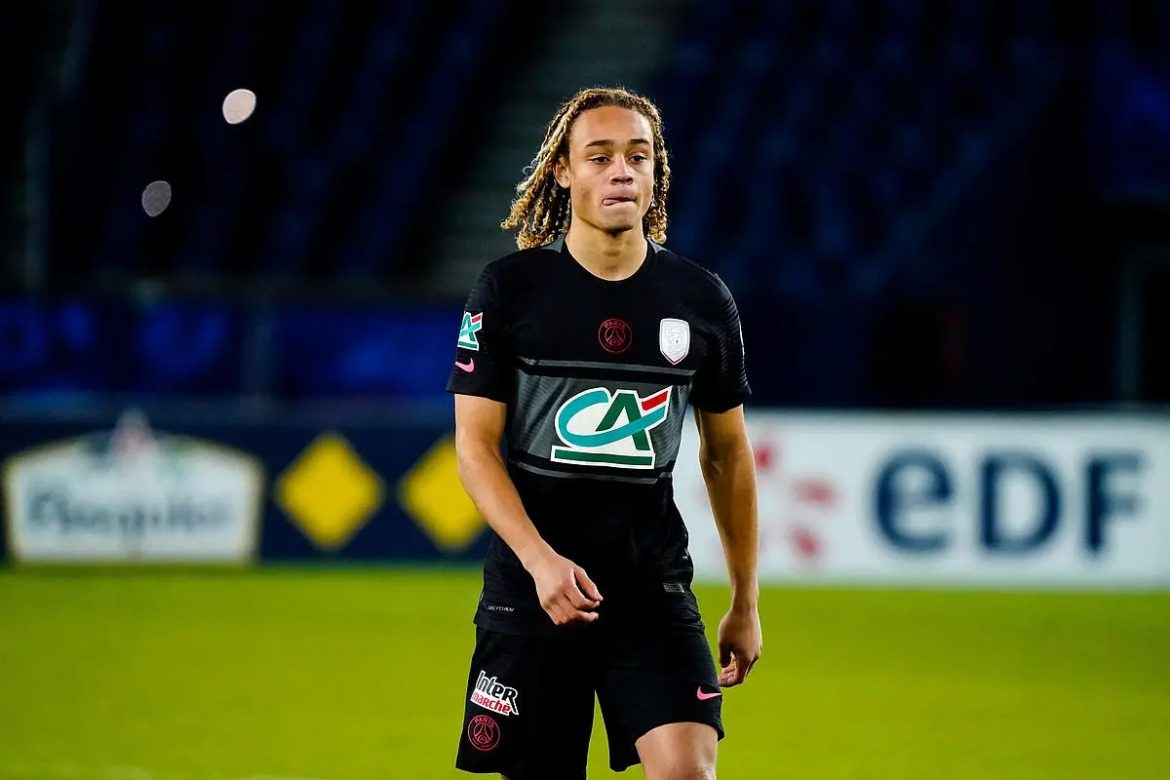 Messi khuyên HLV Xavi không mua cầu thủ PSG