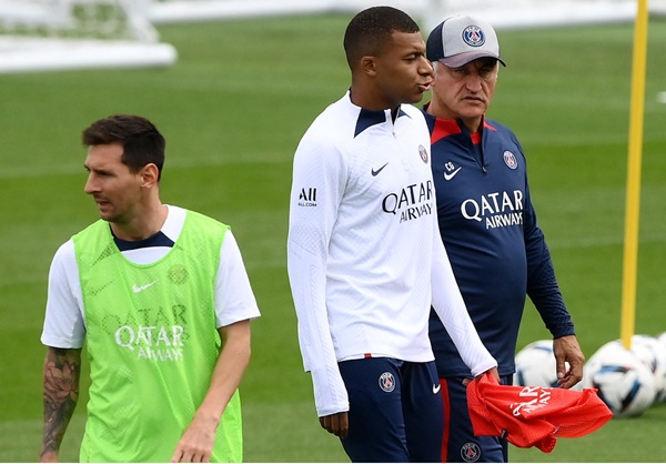 Messi là nguyên nhân khiến Mbappe muốn rời PSG