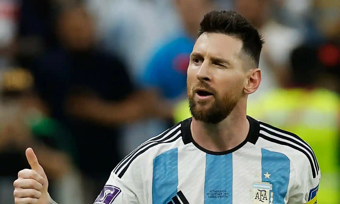 “Messi ở Argentina khó chơi hơn Messi ở PSG”