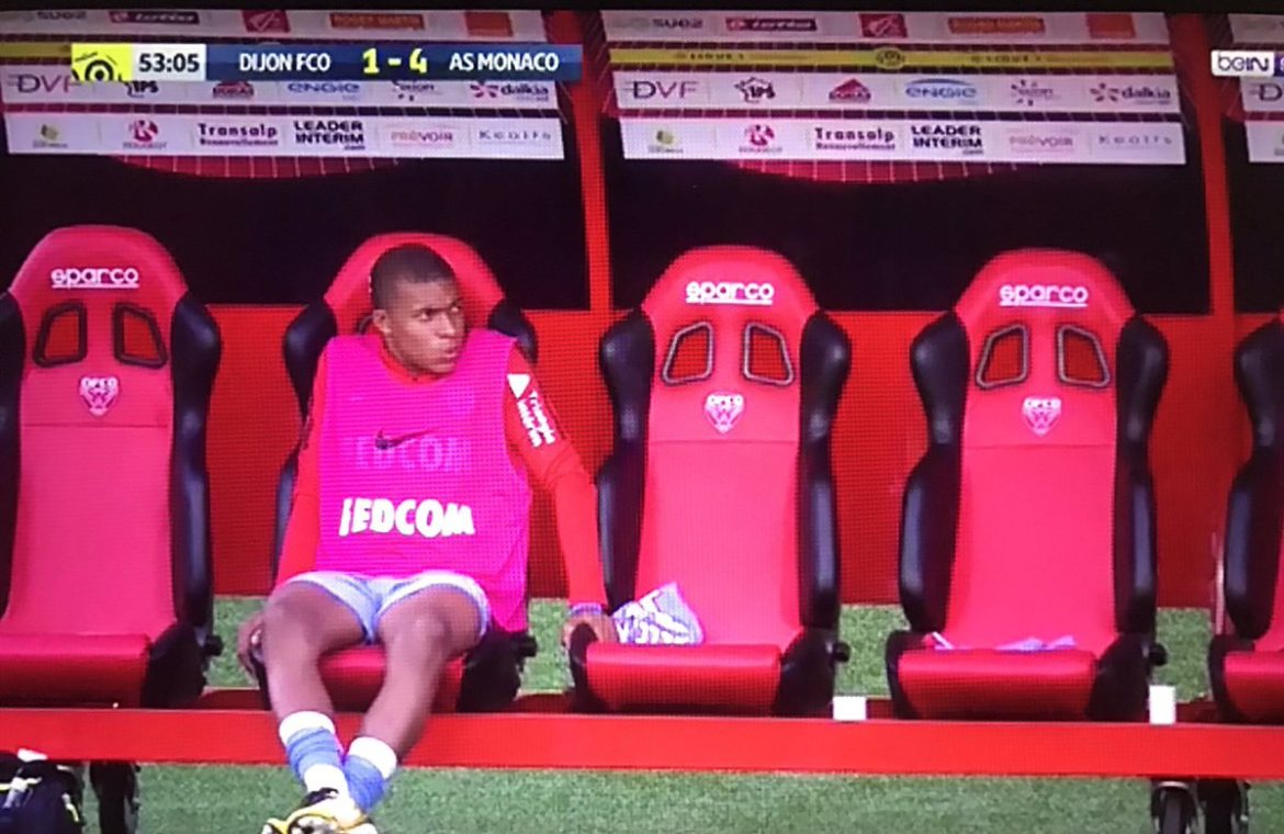 Monaco đang “chơi đòn bẩn” với Mbappe?