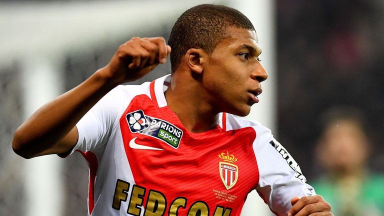 Monaco đáp trả tin đồn Mbappe gia nhập Real Madrid
