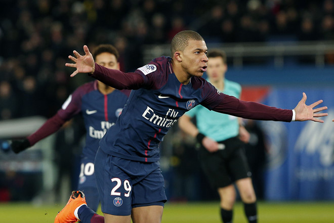 ‘Muốn vĩ đại, Kylian Mbappe phải học theo Messi’