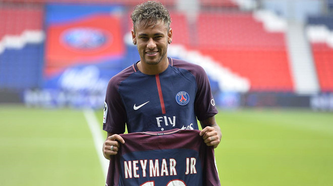Neymar có thể tiếp tục ngồi ngoài sân