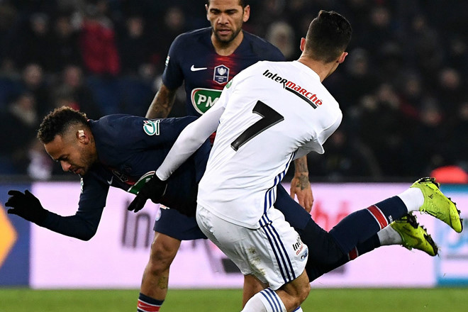 Neymar dành 2 ngày ở nhà để khóc vì chấn thương