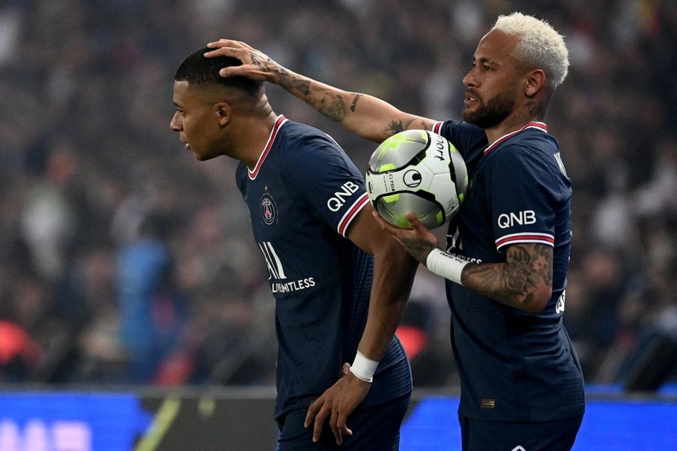 Neymar kéo theo rắc rối đến PSG