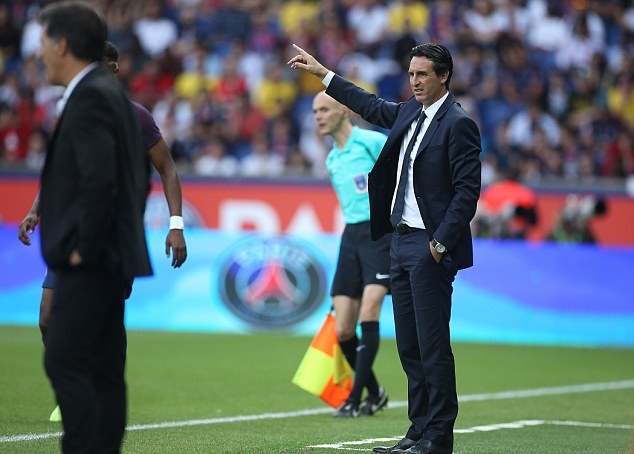 Neymar khiến Unai Emery bị áp lực