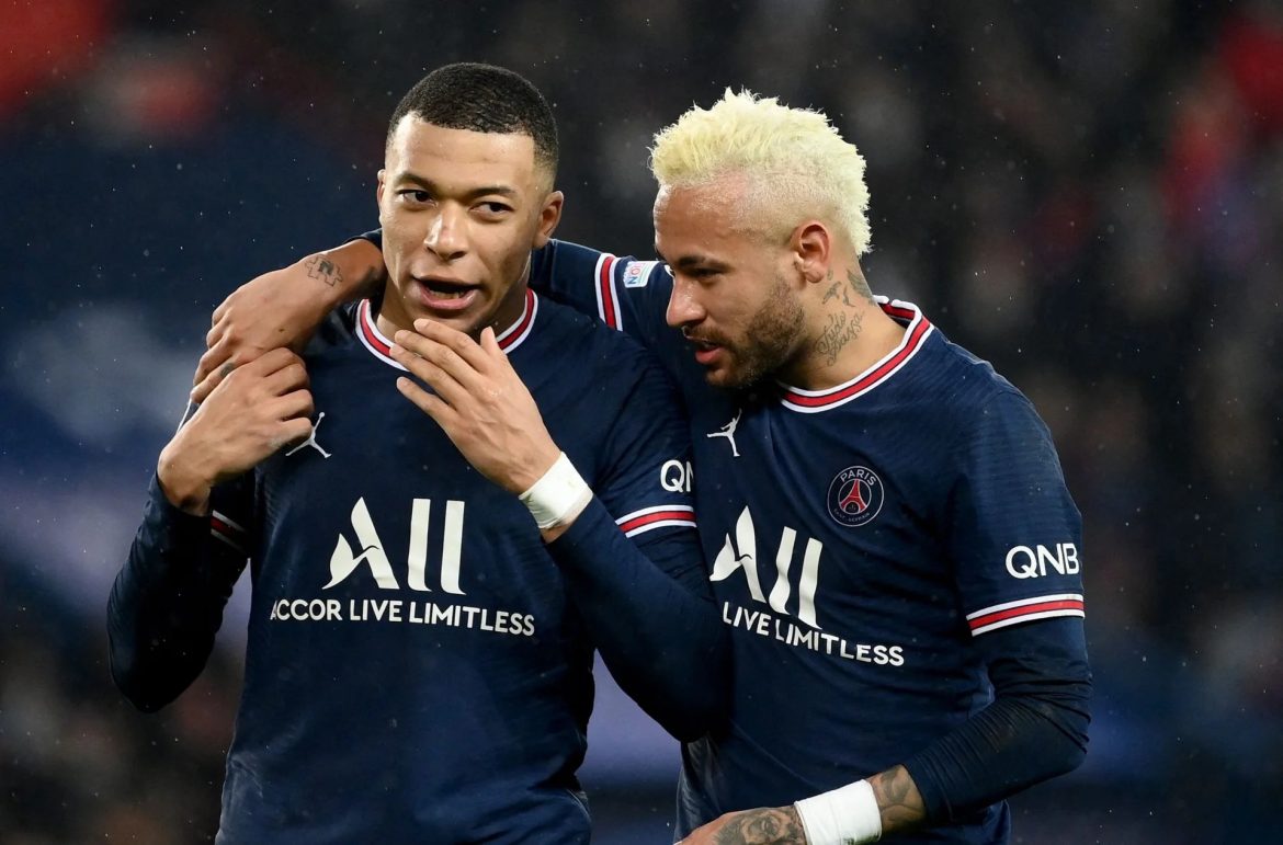 Neymar nhận lương gần gấp đôi Mbappe