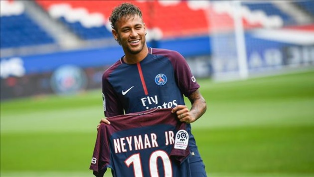 Neymar: Ra đi để được sống…