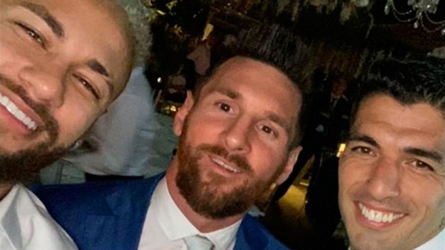 Neymar, Suarez và Messi chụp hình chung, tại sao người hâm mộ PSG không nên lo lắng?