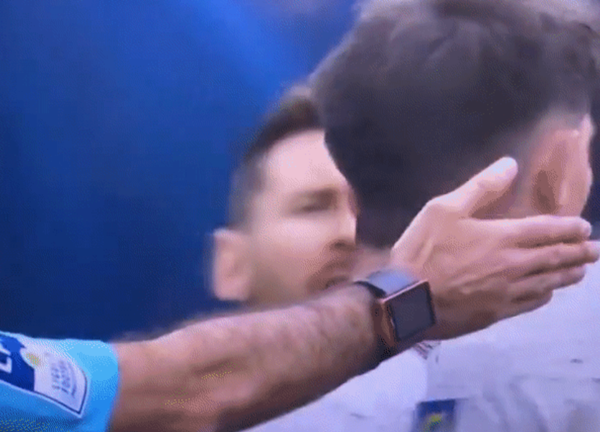 Nghi vấn Messi tát đối thủ sau trận thua