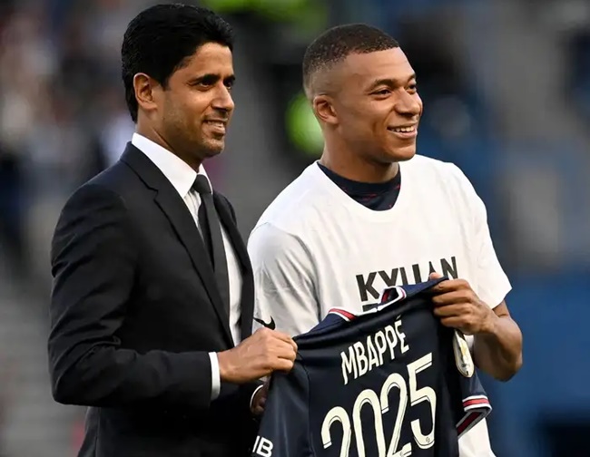 Người thắng kẻ thua khi Mbappe ở lại PSG