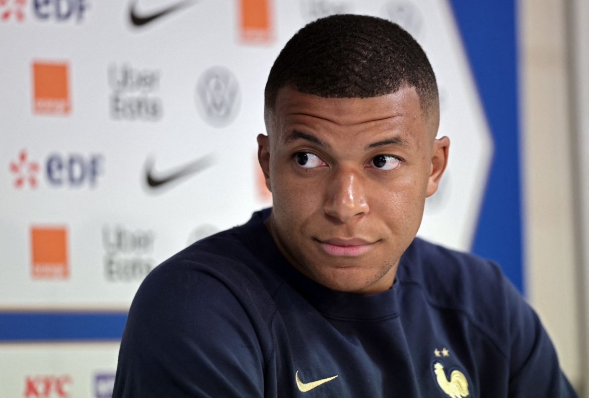 Nhà báo đưa ra khẳng định cuối cùng về tương lai Mbappe