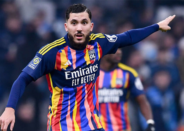 “Nhạc trưởng” Lyon chuẩn bị gia hạn dù CLB chẳng “mặn mà” muốn giữ