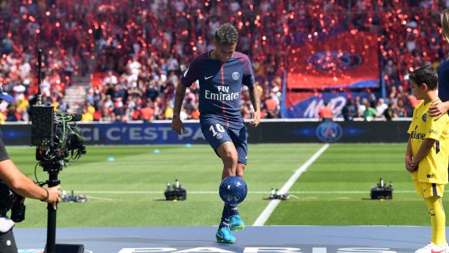 NÓNG: Neymar có thể ra mắt PSG cuối tuần này
