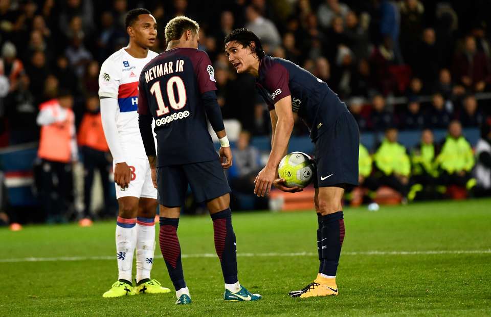 NÓNG: Neymar xác nhận mâu thuẫn với Cavani