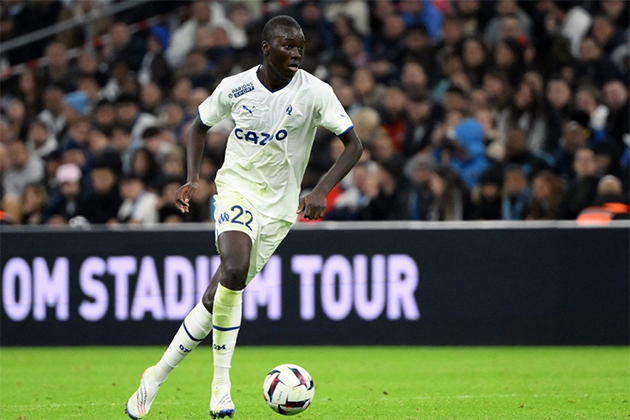 Pape Gueye lần đầu tiên thi đấu cho Marseille sau án phạt 4 tháng