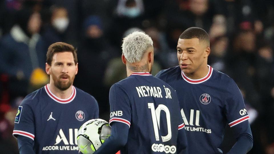 Paris Saint-Germain lỗ nặng