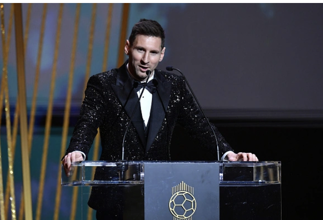 Phản ứng của CĐV khi Messi trượt đề cử Quả bóng vàng