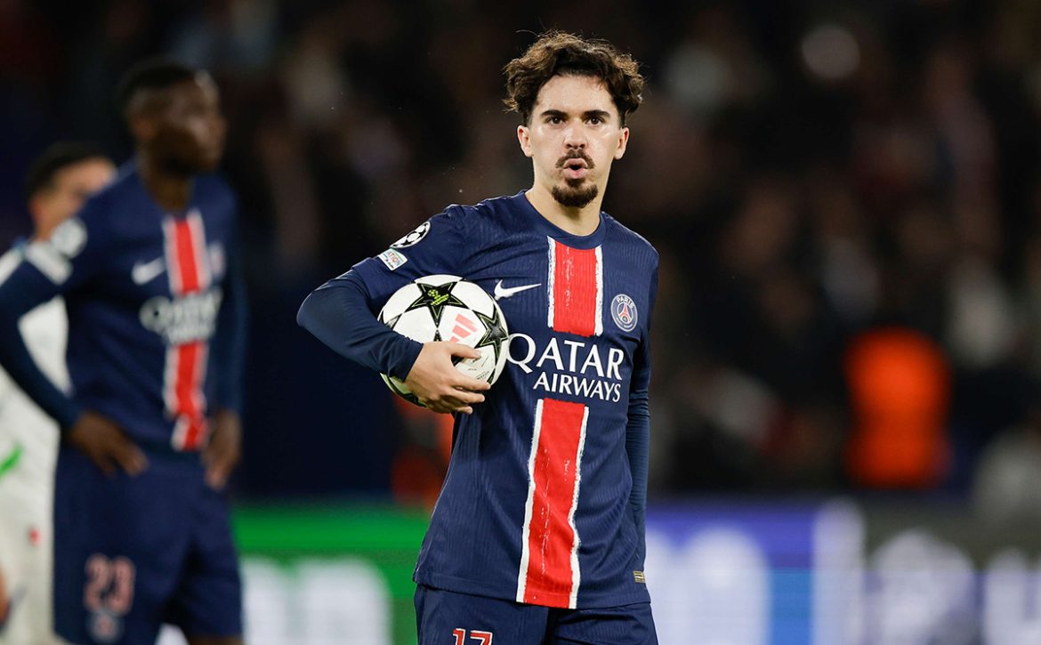 PSG bị nhận xét thua kém Arsenal, Vitinha phản pháo