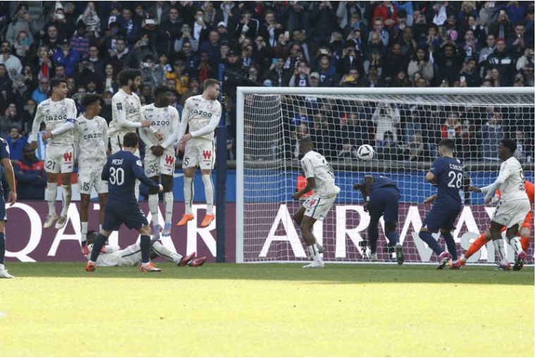 PSG cãi nhau to nếu Messi không lập siêu phẩm phút bù giờ