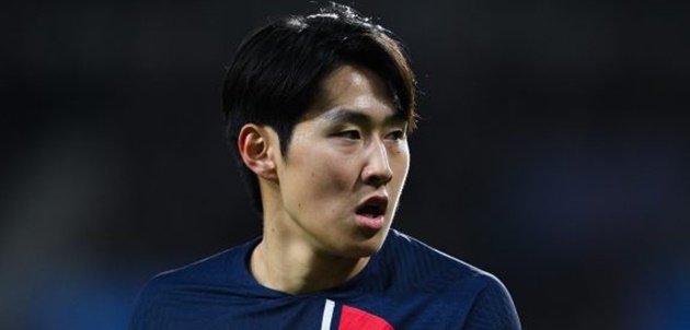 PSG cấm vĩnh viễn NHM xúc phạm Lee Kang-in